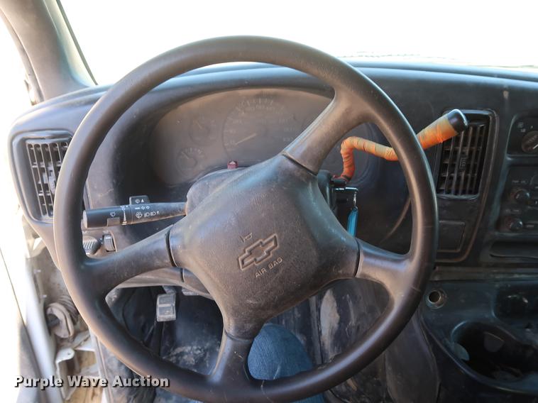 image for item DD9584 2002 Chevrolet Express 3500 van
