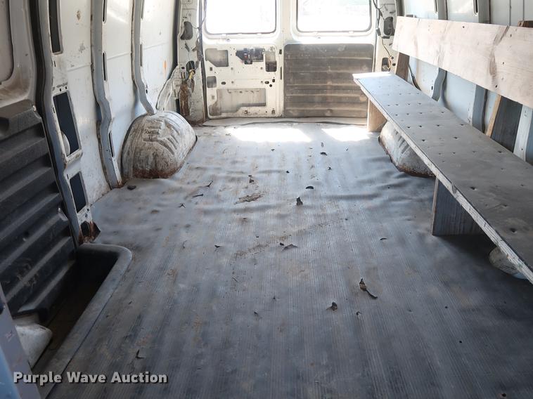 image for item DD9584 2002 Chevrolet Express 3500 van