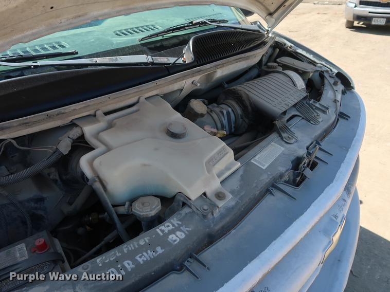 image for item DD9584 2002 Chevrolet Express 3500 van