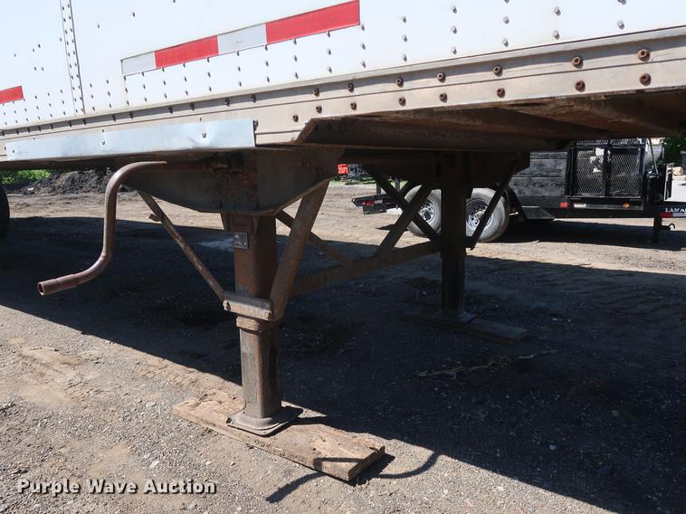 image for item DD9589 2000 Wabash dry van trailer