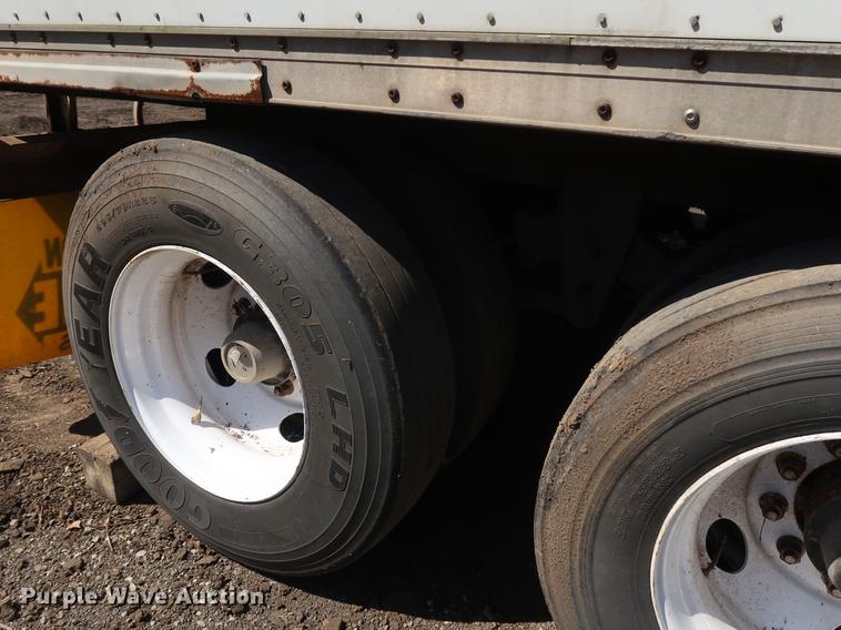 image for item DD9589 2000 Wabash dry van trailer