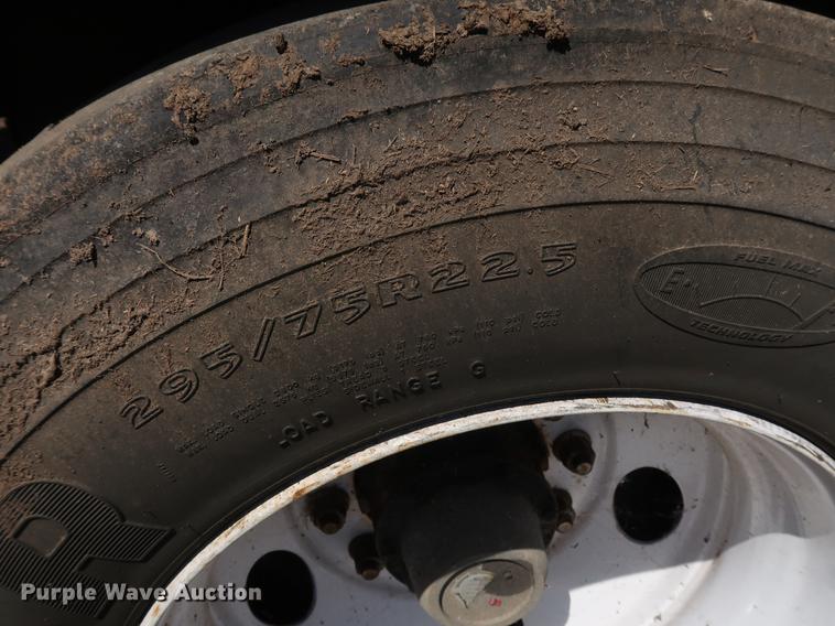 image for item DD9589 2000 Wabash dry van trailer