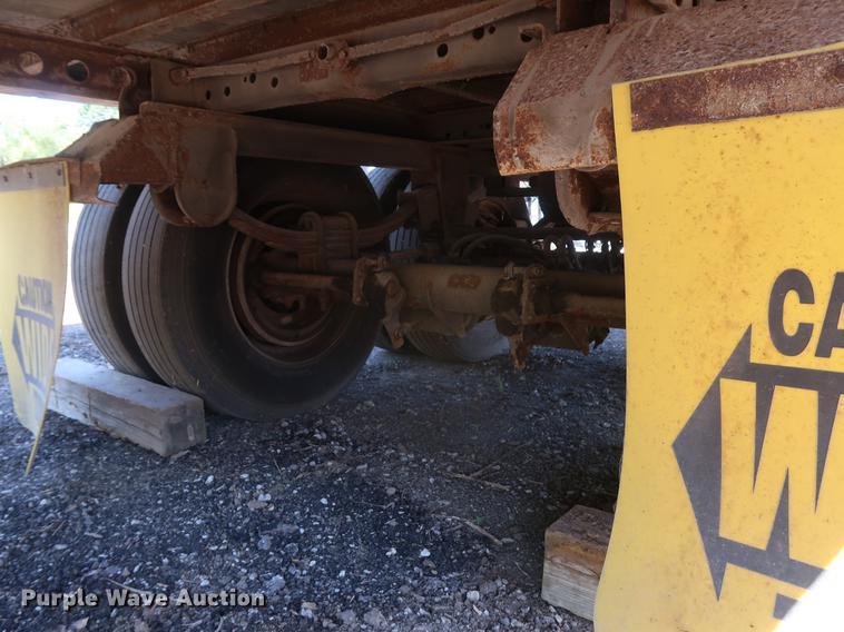 image for item DD9589 2000 Wabash dry van trailer