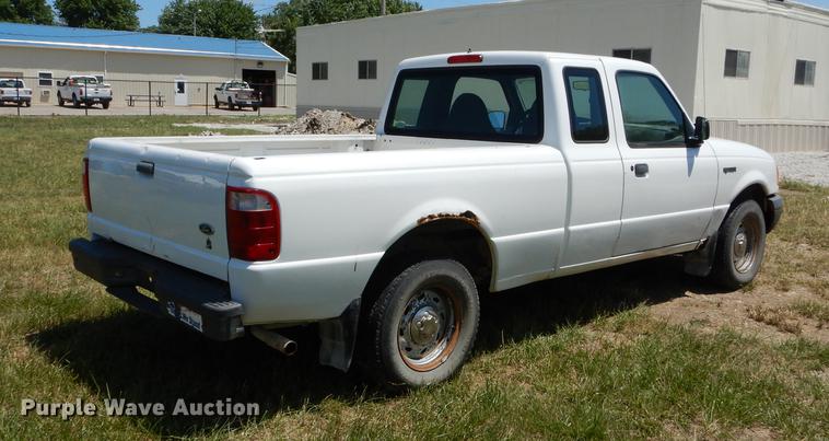 image for item DE1749 2001 Ford Ranger SuperCab pickup truck
