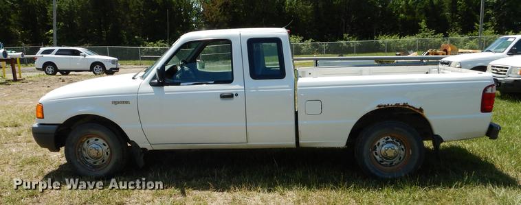 image for item DE1749 2001 Ford Ranger SuperCab pickup truck