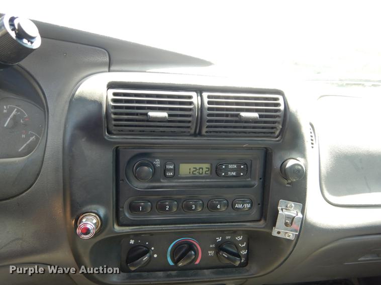 image for item DE1749 2001 Ford Ranger SuperCab pickup truck