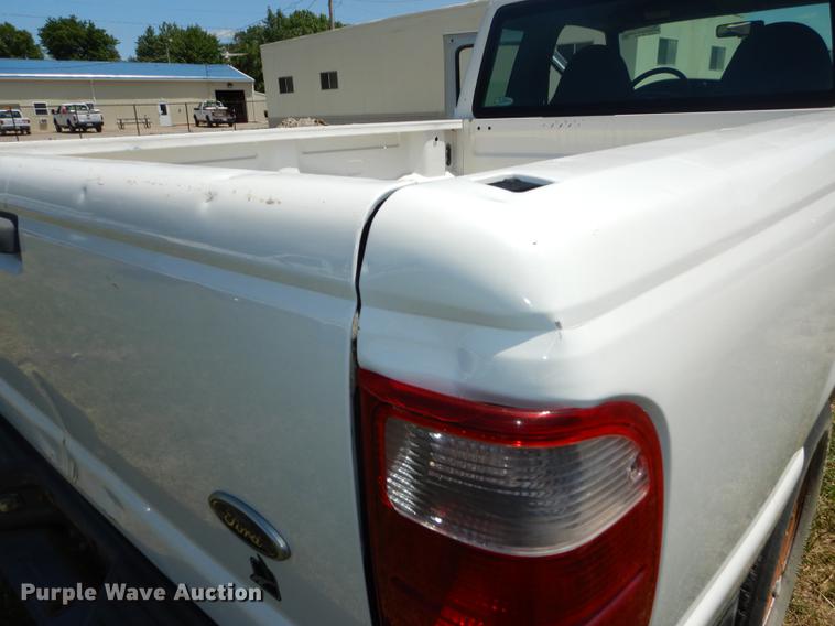 image for item DE1749 2001 Ford Ranger SuperCab pickup truck