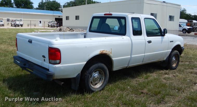 image for item DE1750 2000 Ford Ranger SuperCab pickup truck