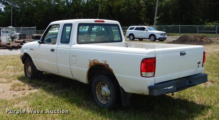 image for item DE1750 2000 Ford Ranger SuperCab pickup truck