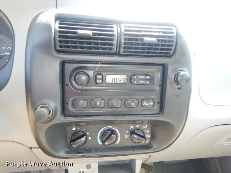 image for item DE1750 2000 Ford Ranger SuperCab pickup truck