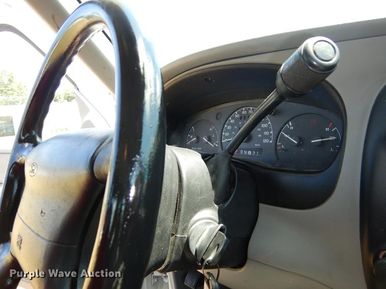 image for item DE1750 2000 Ford Ranger SuperCab pickup truck