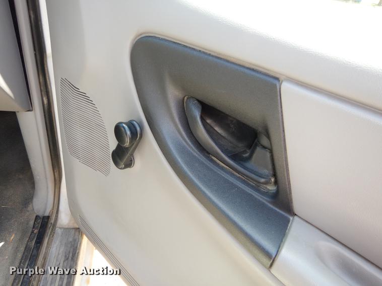 image for item DE1750 2000 Ford Ranger SuperCab pickup truck