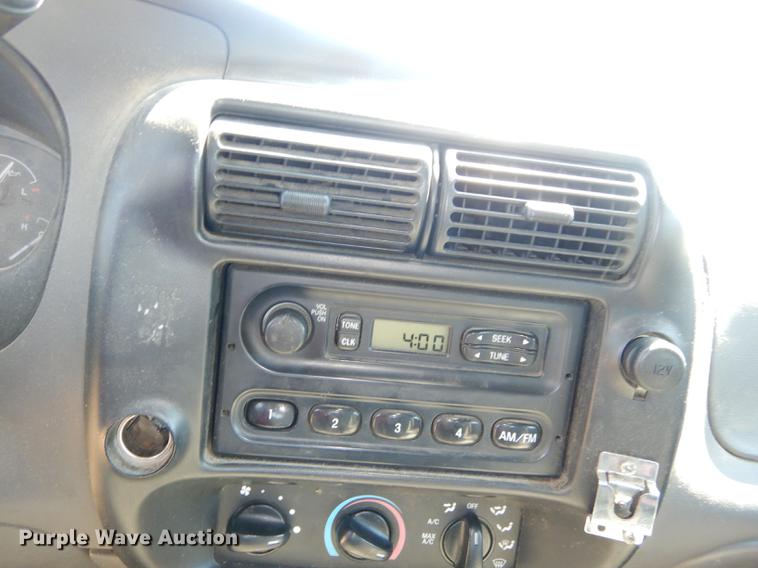 image for item DE1751 2001 Ford Ranger SuperCab pickup truck