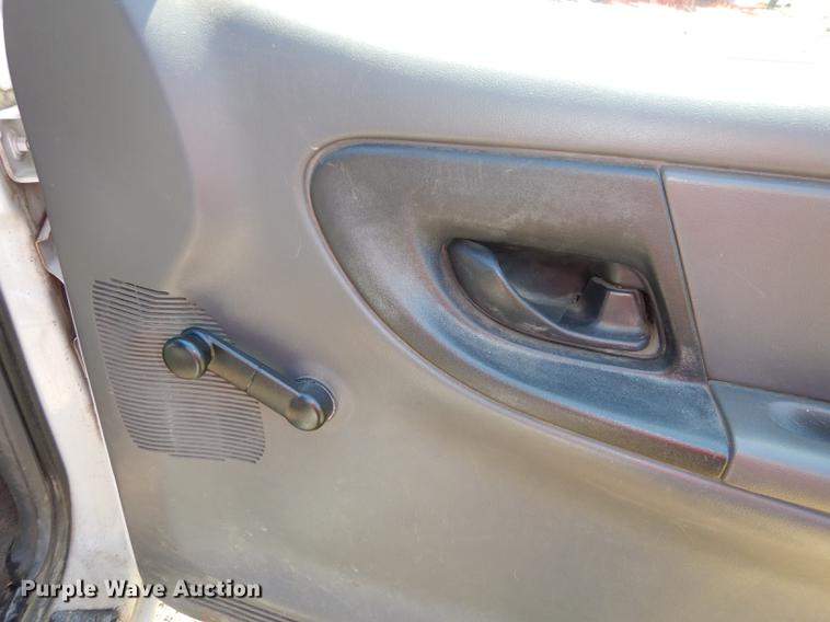 image for item DE1751 2001 Ford Ranger SuperCab pickup truck