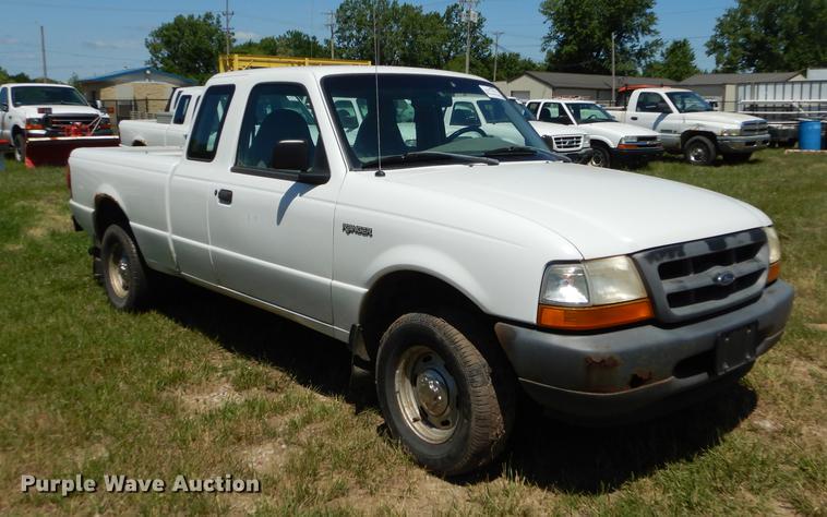 image for item DE1752 1998 Ford Ranger SuperCab pickup truck