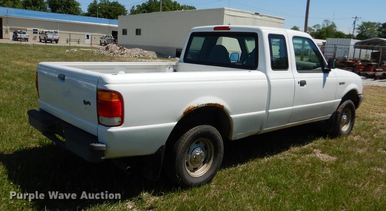 image for item DE1752 1998 Ford Ranger SuperCab pickup truck