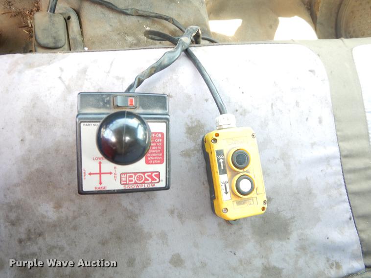 image for item DE1753 2005 Ford F350 Super Duty Crew Cab dump flatbed pickup truck