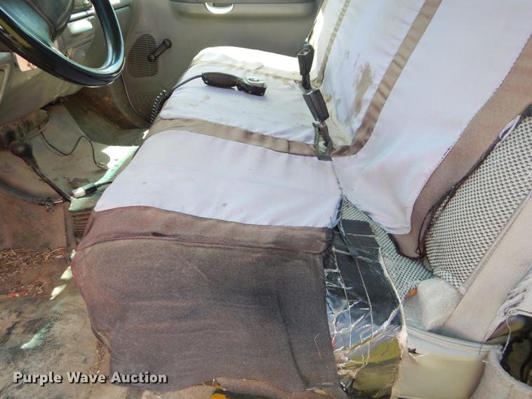 image for item DE1755 2004 Ford F350 Super Duty XL Crew Cab dump flatbed pickup truck