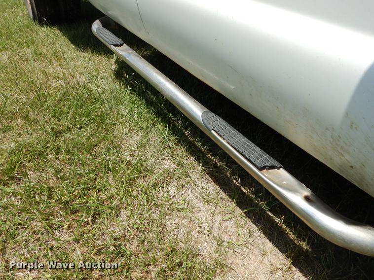 image for item DE1755 2004 Ford F350 Super Duty XL Crew Cab dump flatbed pickup truck