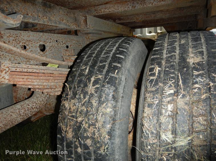 image for item DE1755 2004 Ford F350 Super Duty XL Crew Cab dump flatbed pickup truck