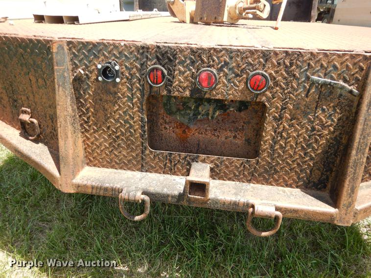 image for item DE1755 2004 Ford F350 Super Duty XL Crew Cab dump flatbed pickup truck