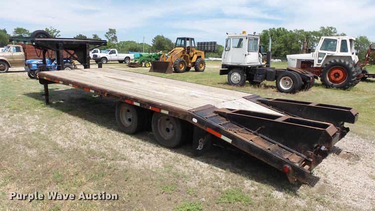 image for item DE6654 2006 Belshe DT22 equipment trailer