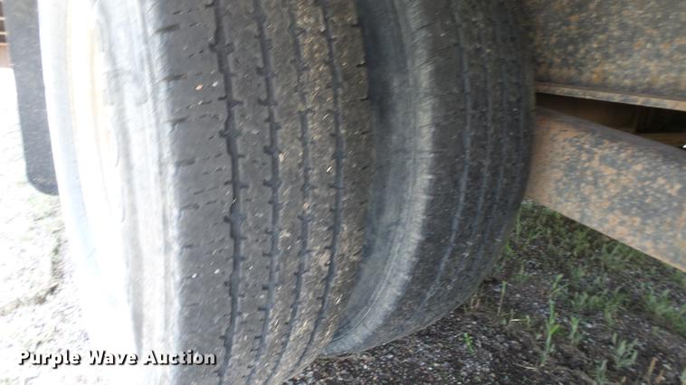 image for item DE6654 2006 Belshe DT22 equipment trailer