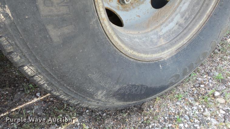 image for item DE6654 2006 Belshe DT22 equipment trailer