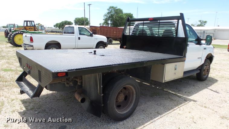 image for item DE7098 1999 Ford F550 flatbed truck