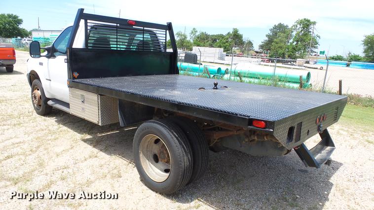 image for item DE7098 1999 Ford F550 flatbed truck