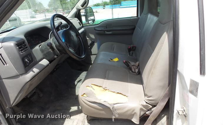 image for item DE7098 1999 Ford F550 flatbed truck