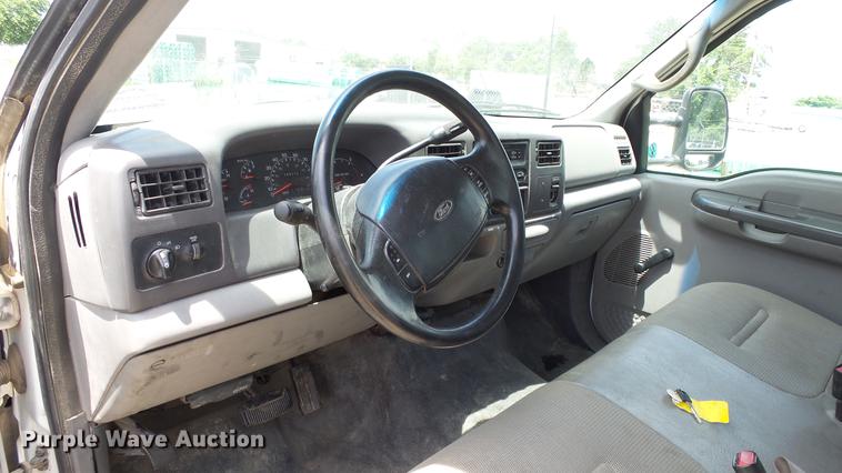 image for item DE7098 1999 Ford F550 flatbed truck