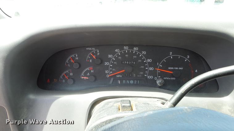 image for item DE7098 1999 Ford F550 flatbed truck