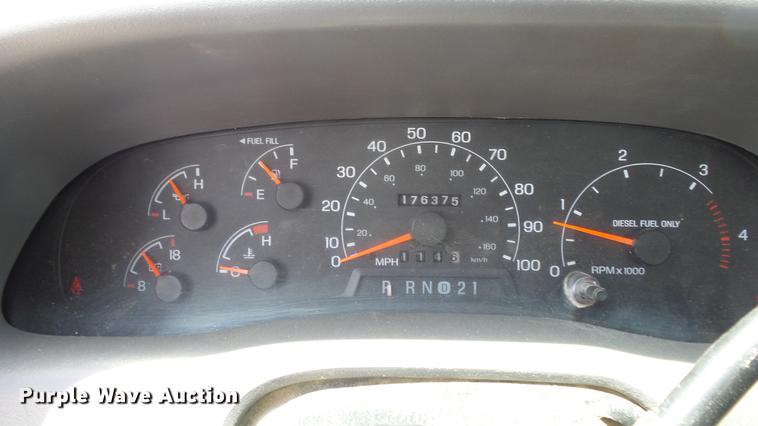 image for item DE7098 1999 Ford F550 flatbed truck