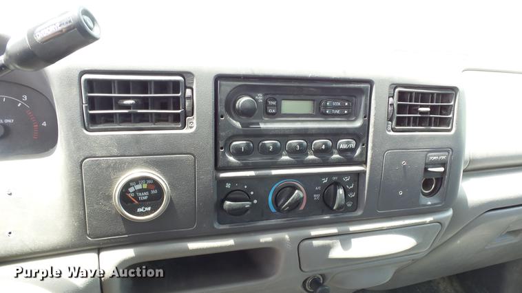 image for item DE7098 1999 Ford F550 flatbed truck