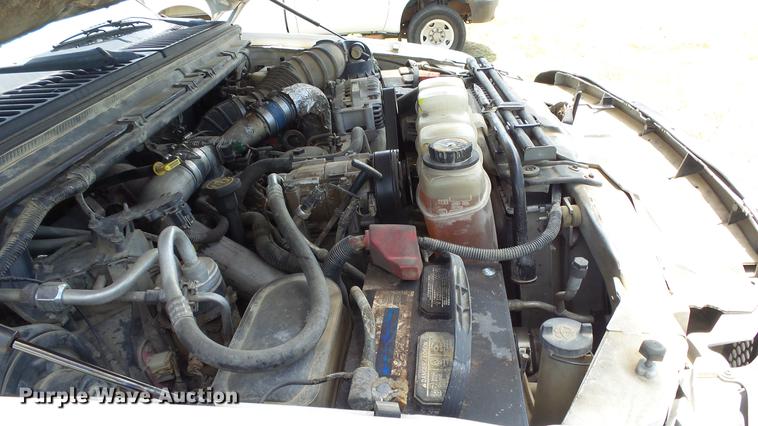 image for item DE7098 1999 Ford F550 flatbed truck