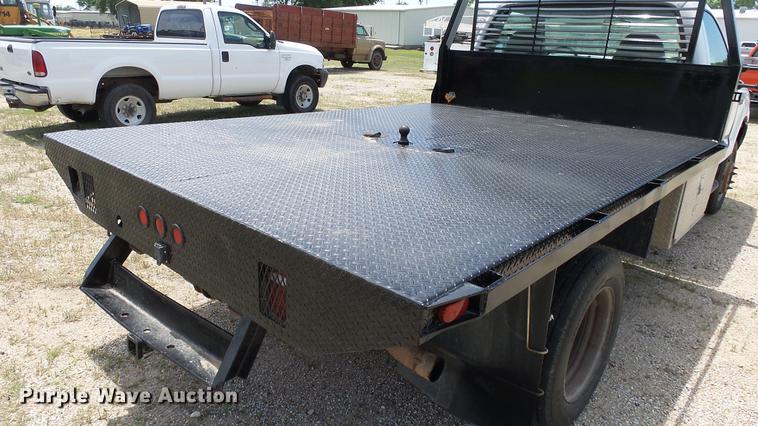 image for item DE7098 1999 Ford F550 flatbed truck