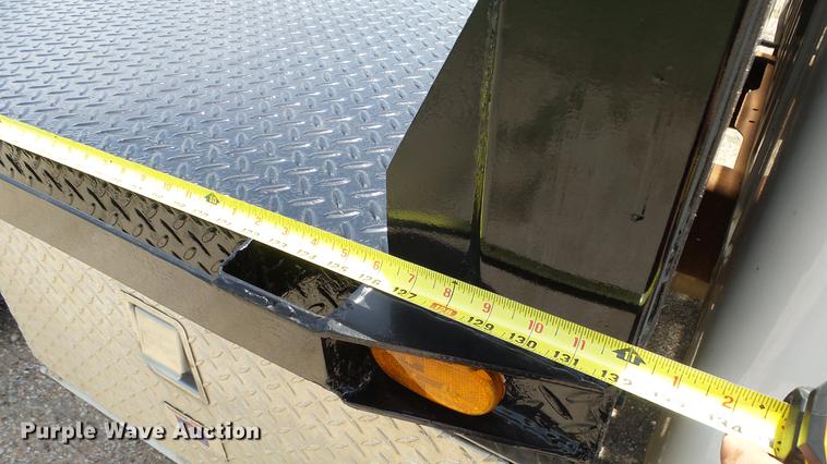 image for item DE7098 1999 Ford F550 flatbed truck