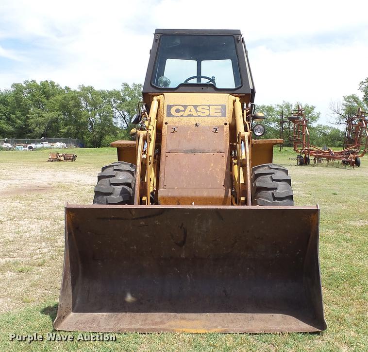 image for item DE7105 1980 Case W14 wheel loader