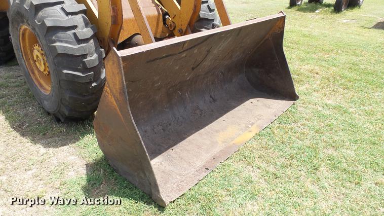 image for item DE7105 1980 Case W14 wheel loader