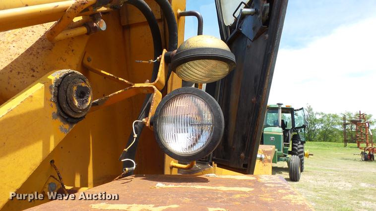 image for item DE7105 1980 Case W14 wheel loader