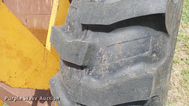 image for item DE7105 1980 Case W14 wheel loader