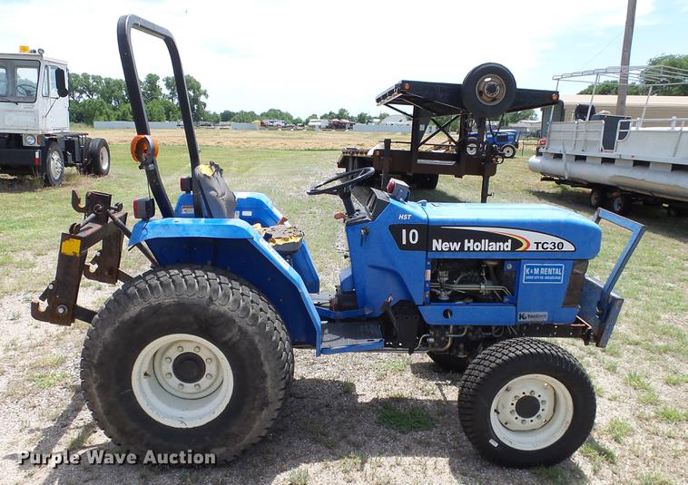 image for item DE7107 New Holland TC30 tractor