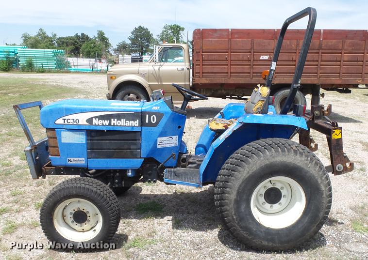 image for item DE7107 New Holland TC30 tractor