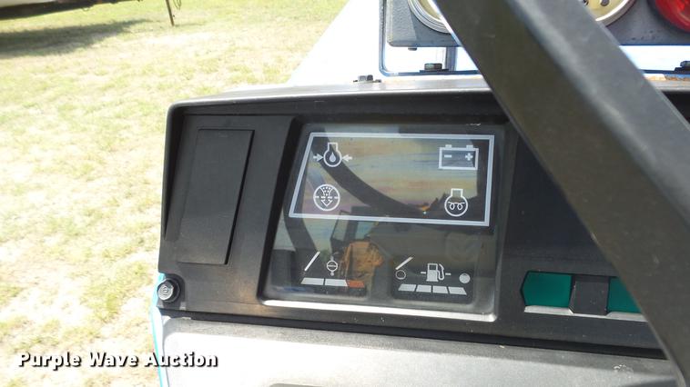 image for item DE7107 New Holland TC30 tractor