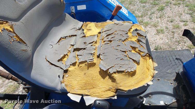 image for item DE7107 New Holland TC30 tractor