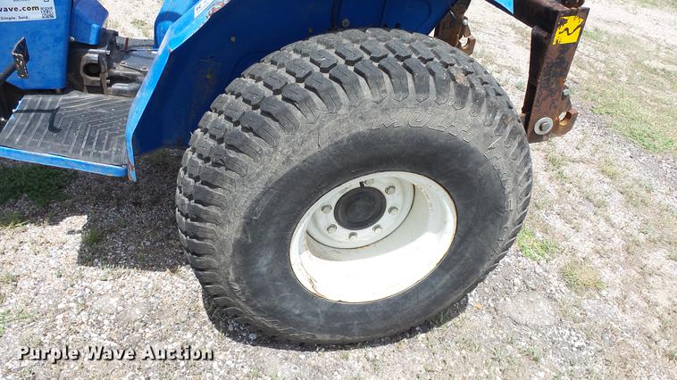 image for item DE7107 New Holland TC30 tractor