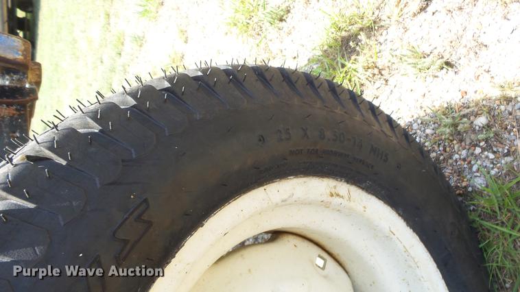 image for item DE7107 New Holland TC30 tractor