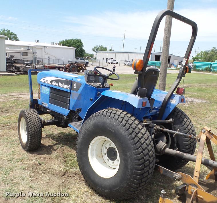 image for item DE7109 New Holland TC30 tractor