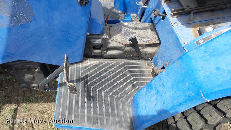 image for item DE7109 New Holland TC30 tractor